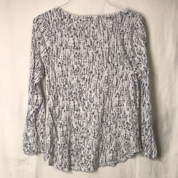 LIZ Claiborne Women’s Pullover Long sleeve Tee White with Navy Blue Soft… - Picture 7 of 9